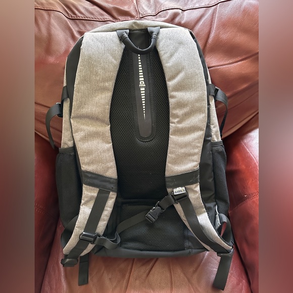 Large computer backpack - Picture 3 of 13